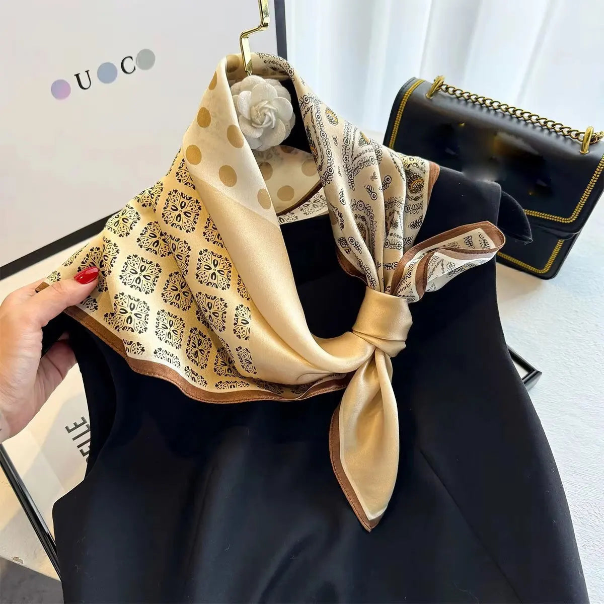 Foulard in Seta di Gelso a Stampe Fantasia