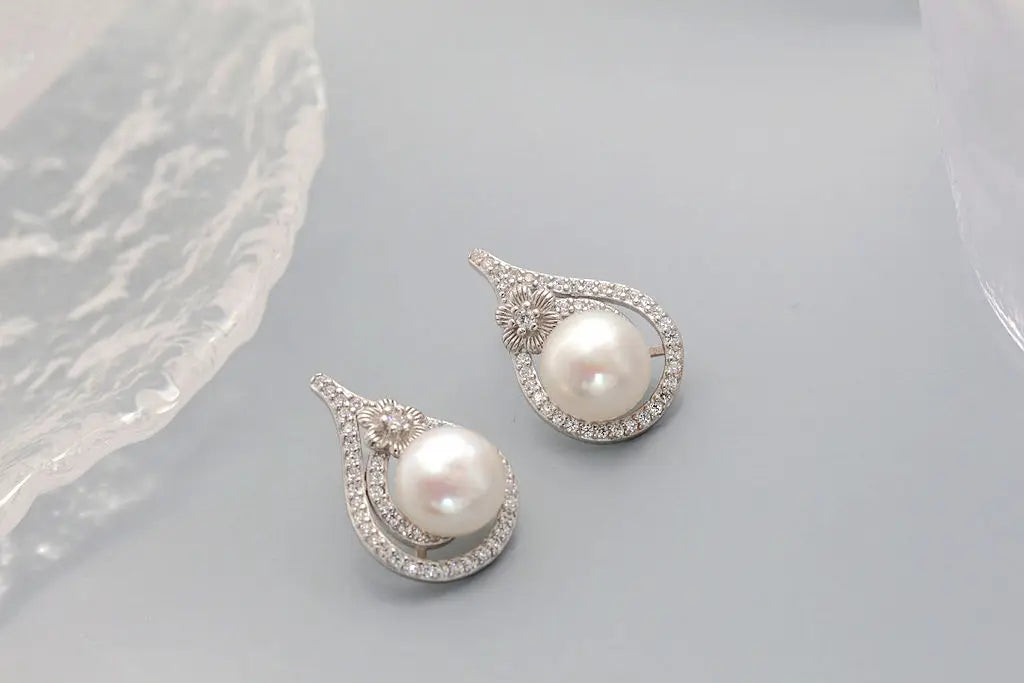 Authentic 925 Sterling Silver Earstuds Hollowed-Out Floral Pattern Inlaid Natural Freshwater Pearl Gentle Graceful Earring Gift