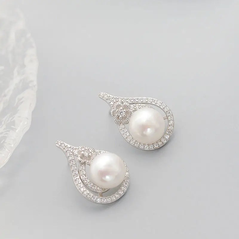 Authentic 925 Sterling Silver Earstuds Hollowed-Out Floral Pattern Inlaid Natural Freshwater Pearl Gentle Graceful Earring Gift