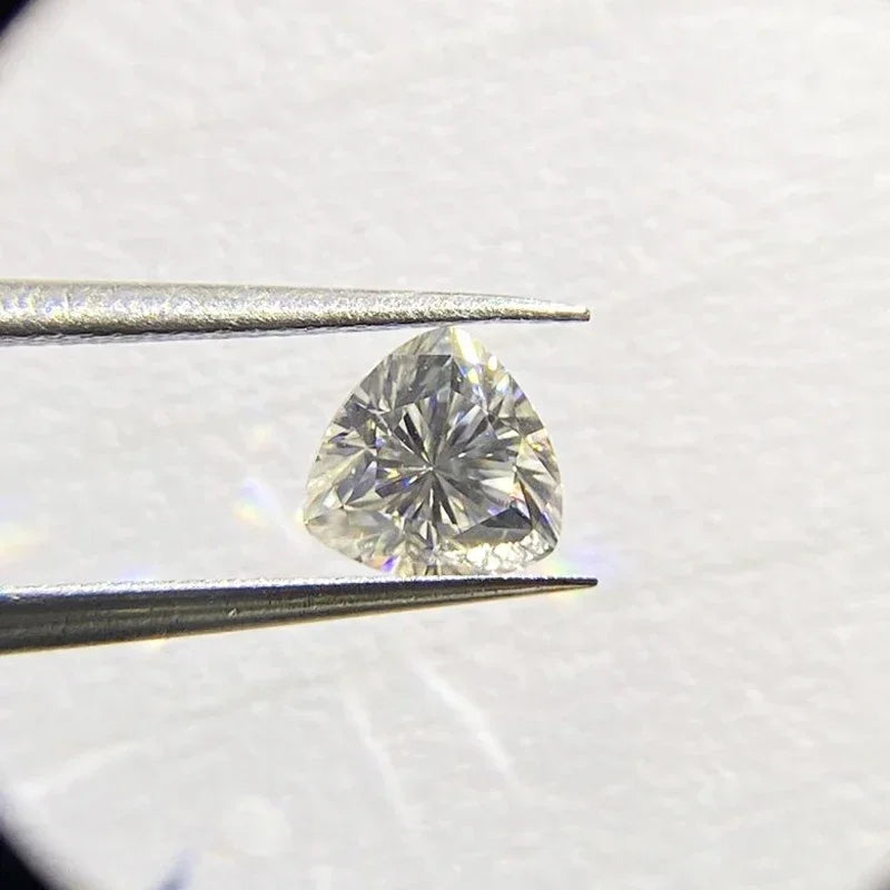 D Color Super White Moissanite Diamond Round / Oval / Pear / Radiant / Emerald / Heart / Princess / Cushion / Asscher / Triangle