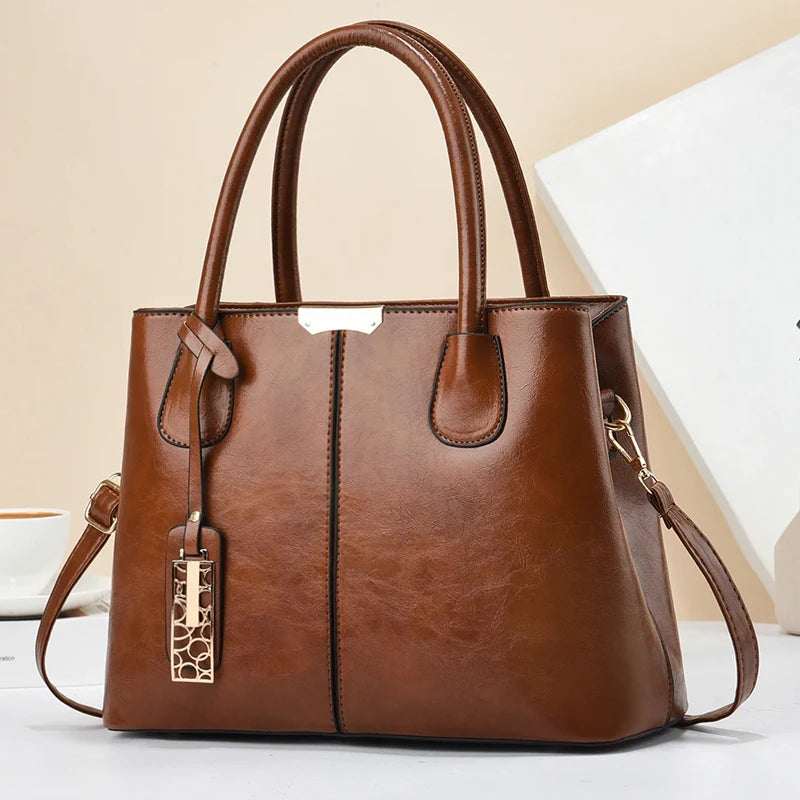 Borsa Tote Verniciata con Lavorazione Coccodrillo