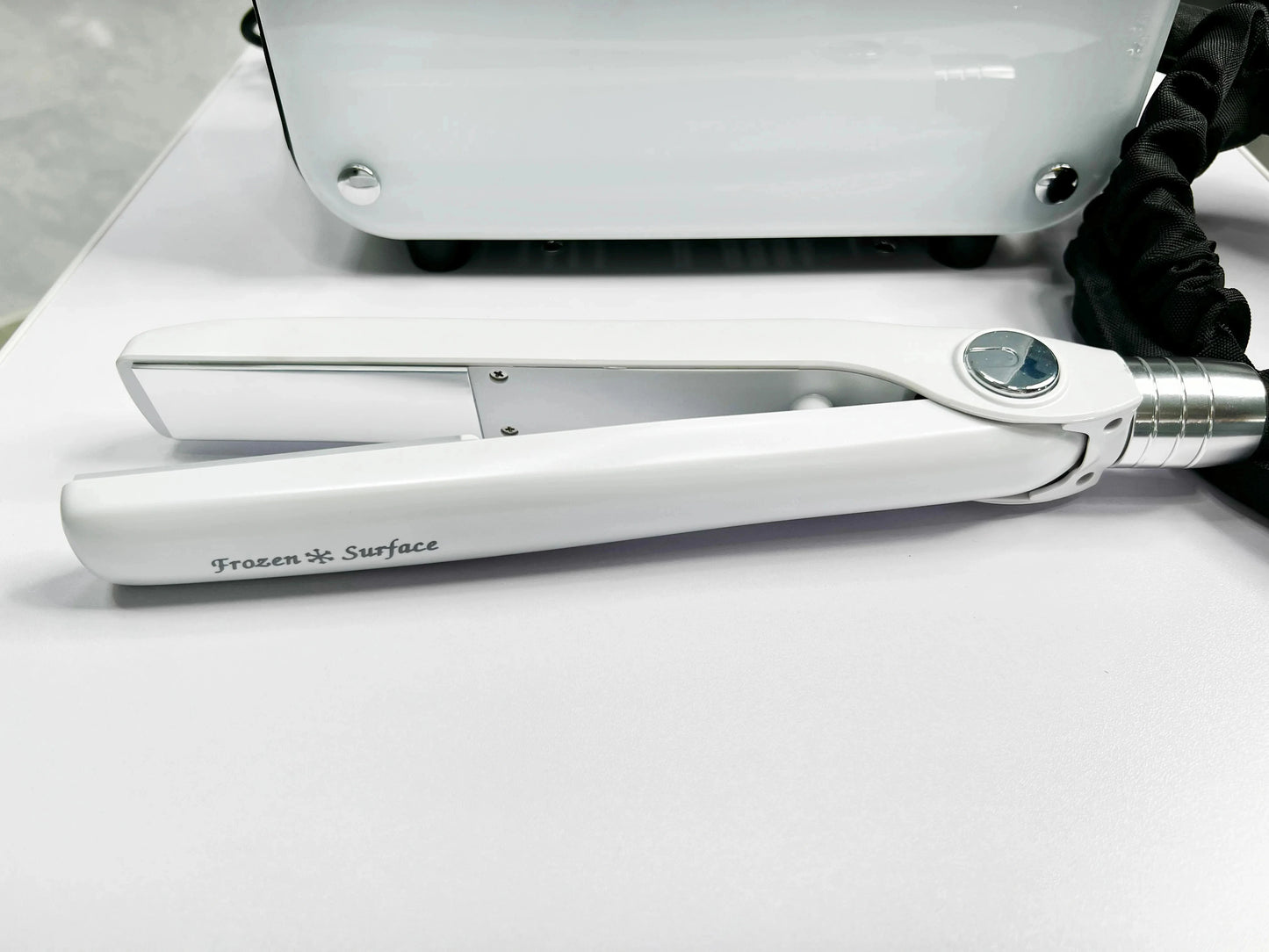 Ice cold cryotherapy flat clip hair care machine repair damaged hair keratin therapy hair cold therapy device 2025