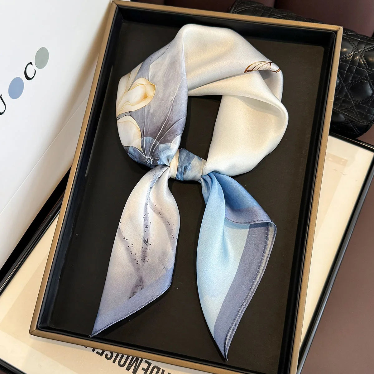 Foulard in Seta di Gelso a Stampe Fantasia