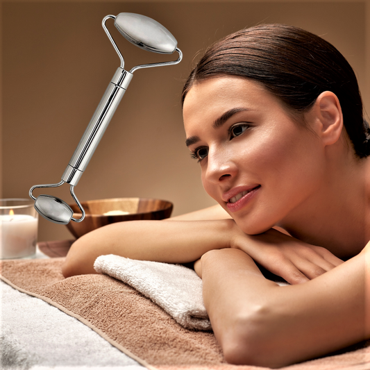 Rodillo y Gua Sha en Acero para un Rostro Suave y Luminoso