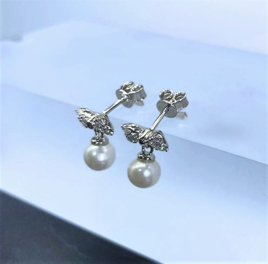 Orecchini a Fiocco con Moissaniti e Perle Naturali